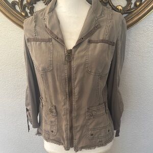 XCVI women’s distressed jacket NWOT in Pigment!